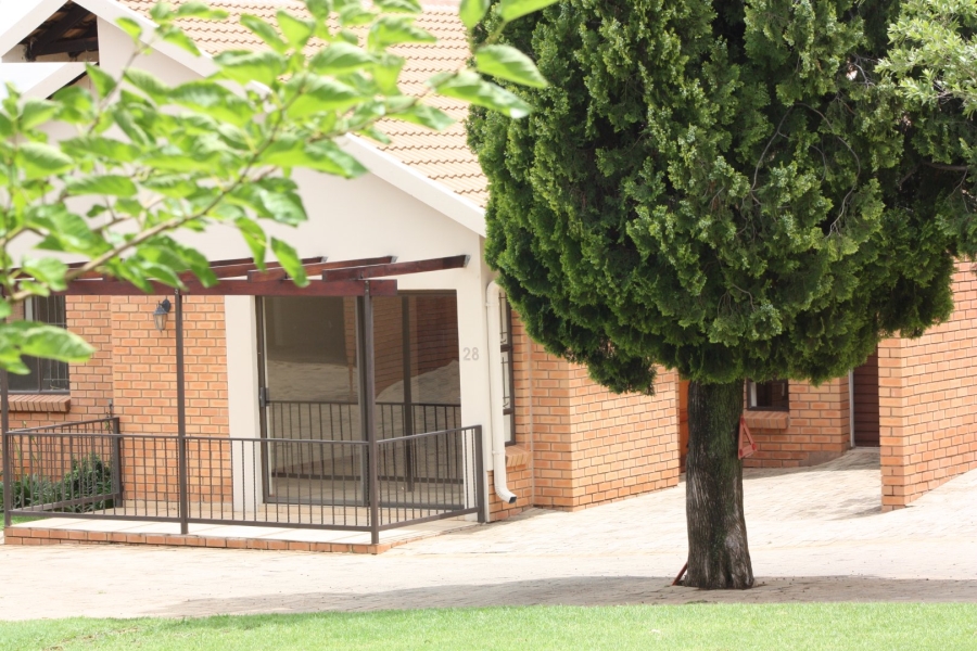 2 Bedroom Property for Sale in Langenhovenpark Free State